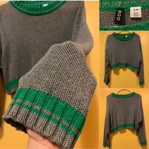 BDG grey & green, loose sweater, slightly cropped